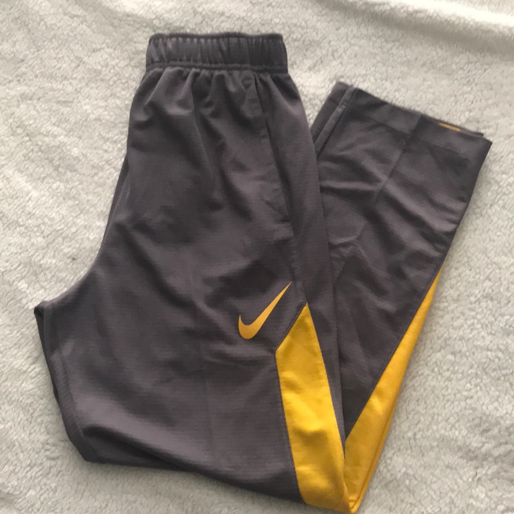 Nike joggers Boys  size Large